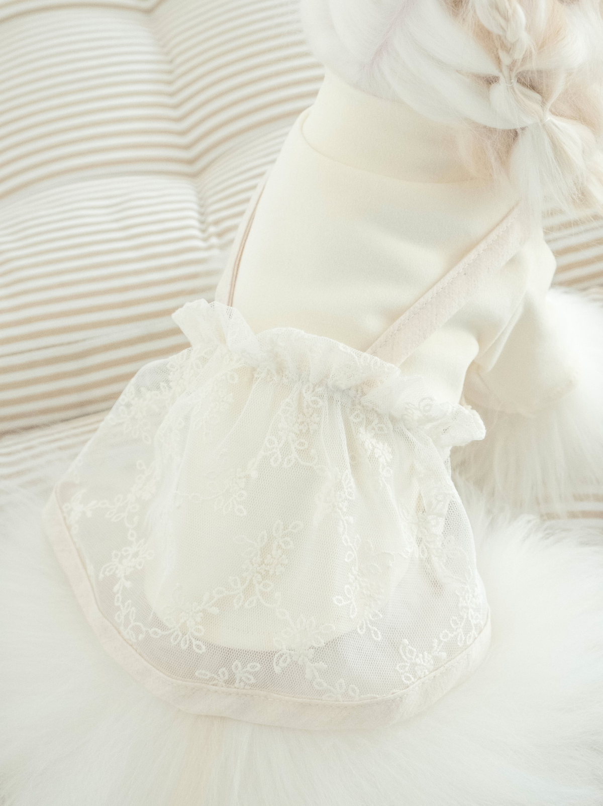 Pawlorful Anniversary Lace Set lace detail