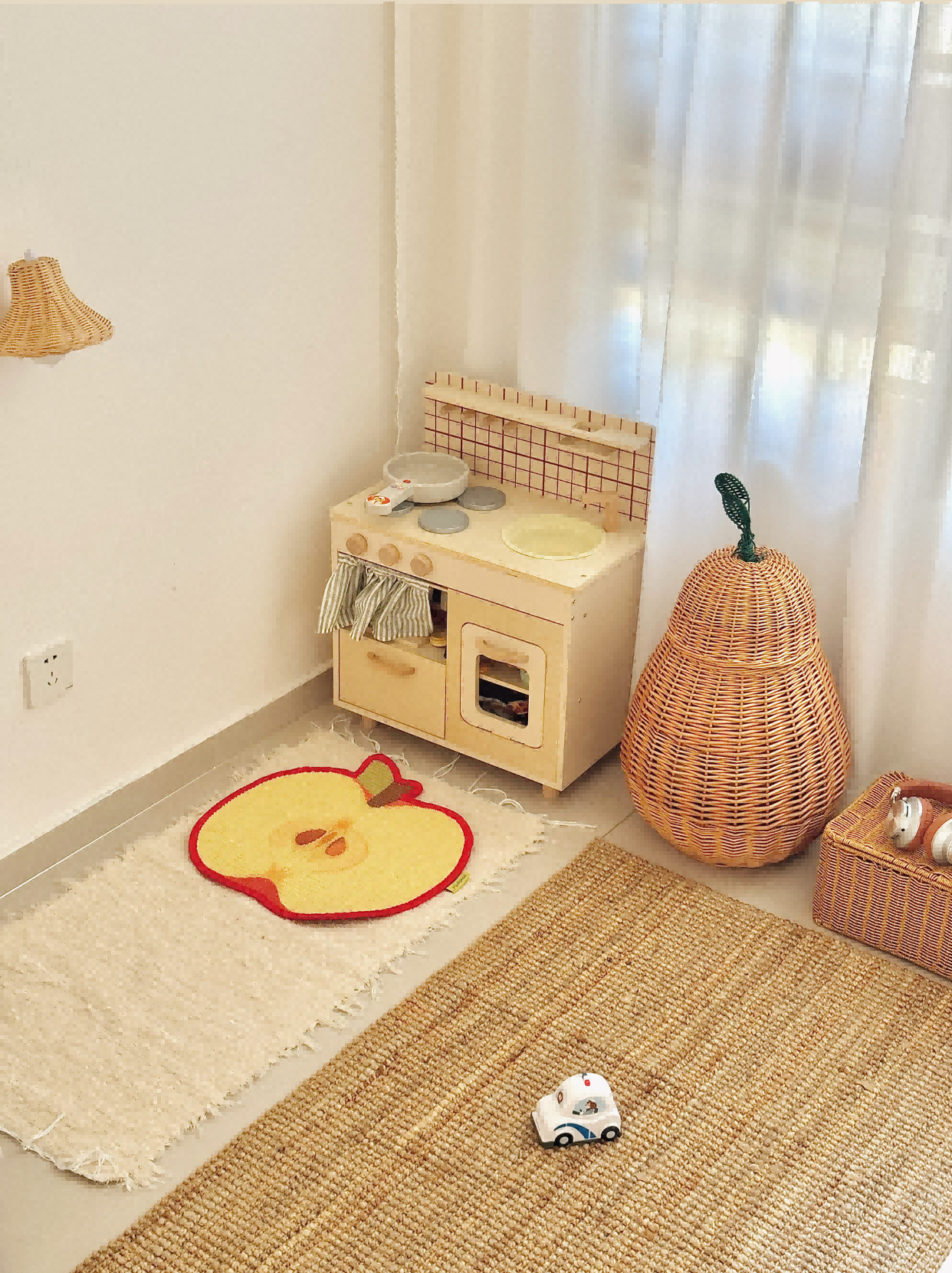 Sisal texture detail during cat play